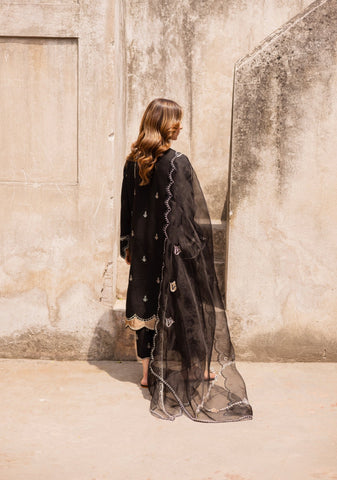 SANYA DUPATTA